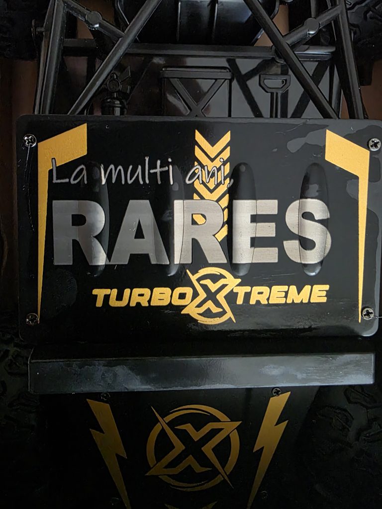 Verschiedene Gravuren auf kinderspielzeug